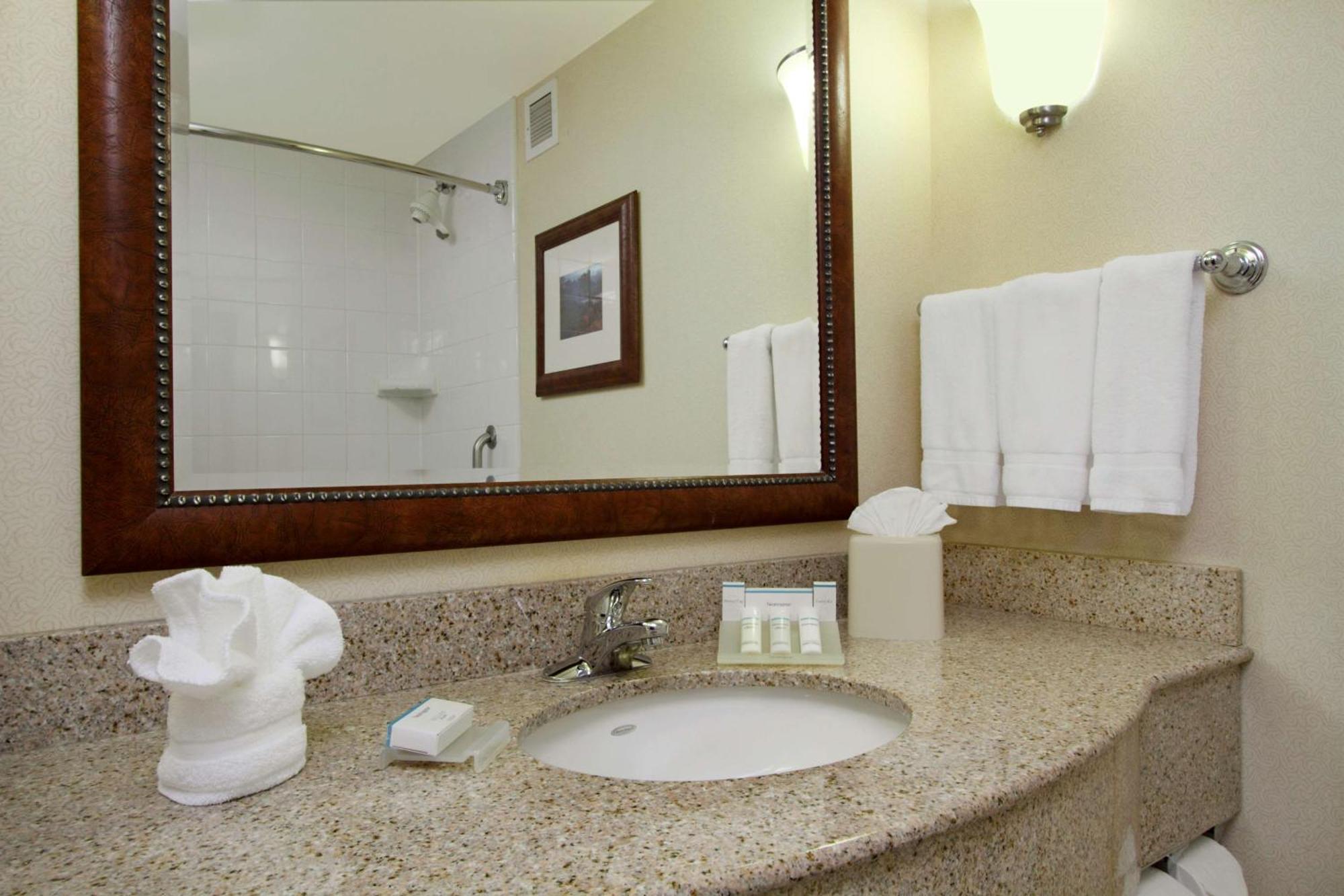 Hilton Garden Inn Columbus-University Area Екстер'єр фото