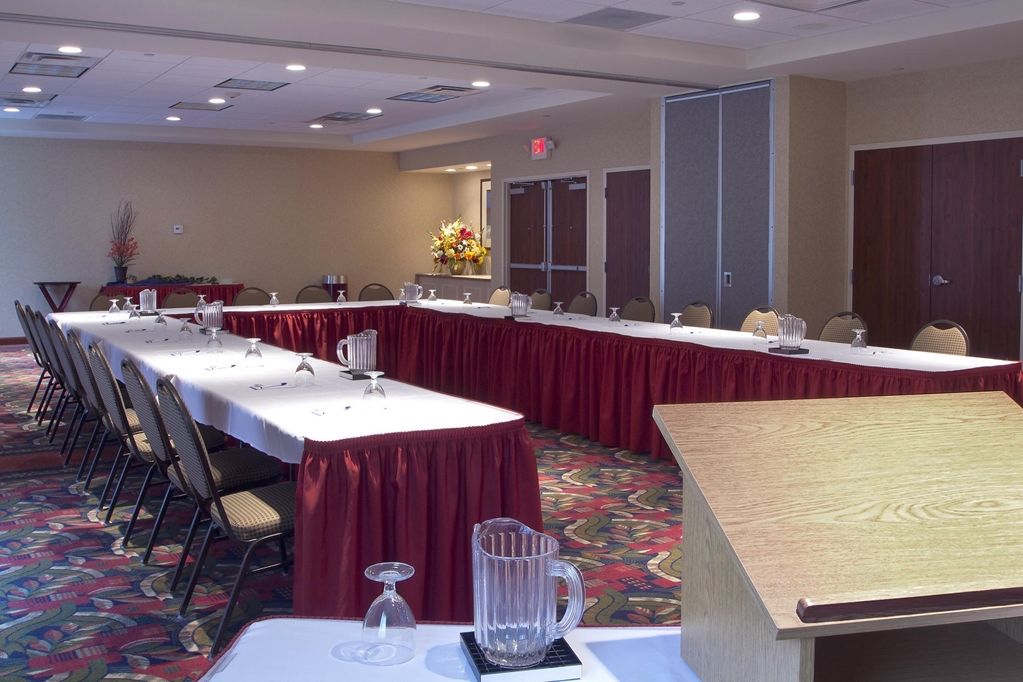 Hilton Garden Inn Columbus-University Area Бізнес фото